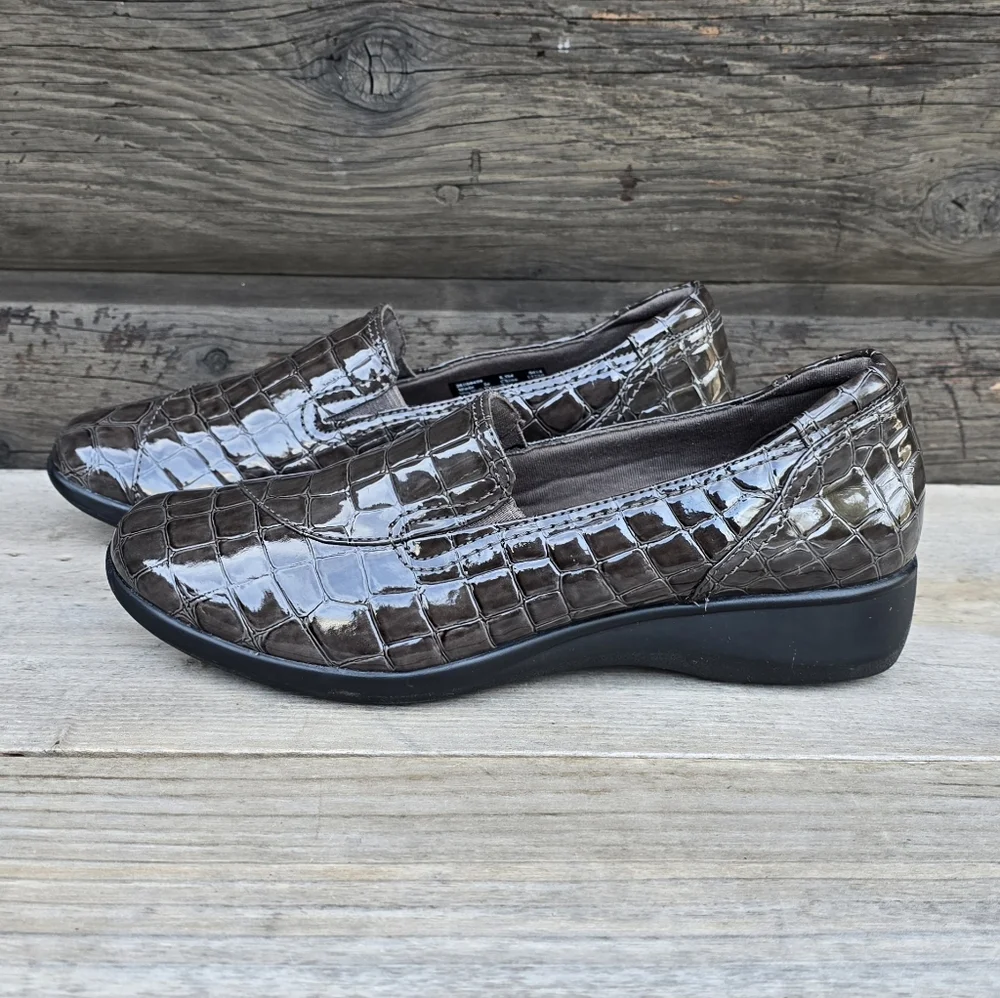Clarks Gael Feline Classic Minimalist Crocodile Comfort Loafer Flat 7M